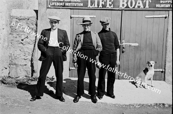 WRECK OF THE NOGI SURVIVORS AND CREW OUTSIDE LIFEBOAT HOUSE